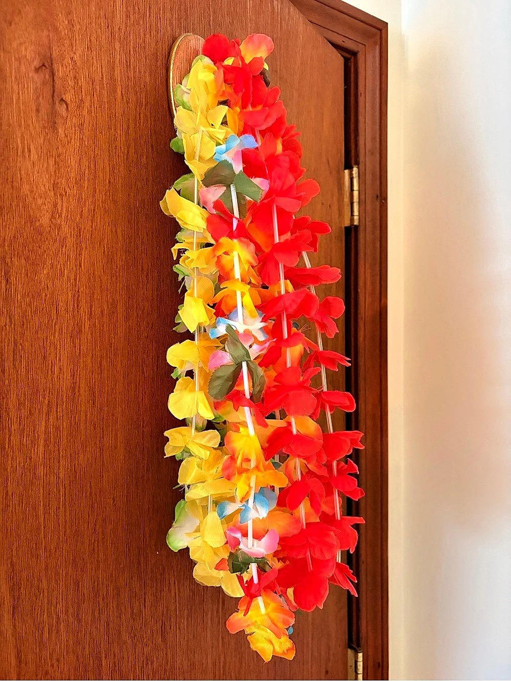 5 Multi-coloured flower leis #hawaiian #party #leis